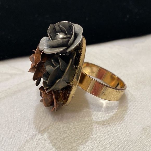 Vintage Multi Color Flower Ring - Picture 5 of 8